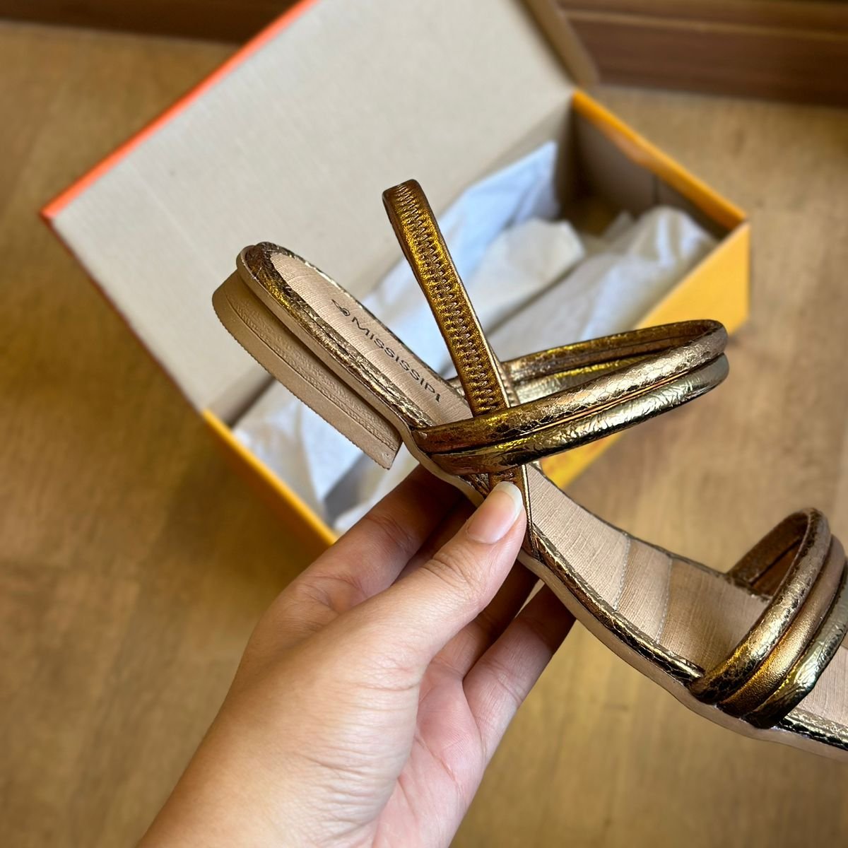 Sandália Mississipi Rasteira Metalizada MC322