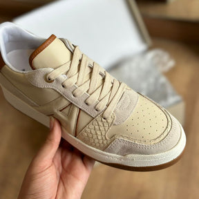 Tênis Arezzo Couro Bico Redondo Logo A128040023