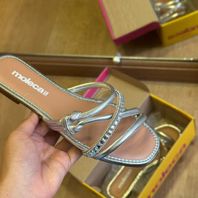 Sandália Moleca Metalizada Tiras Brilhosas 5435.547