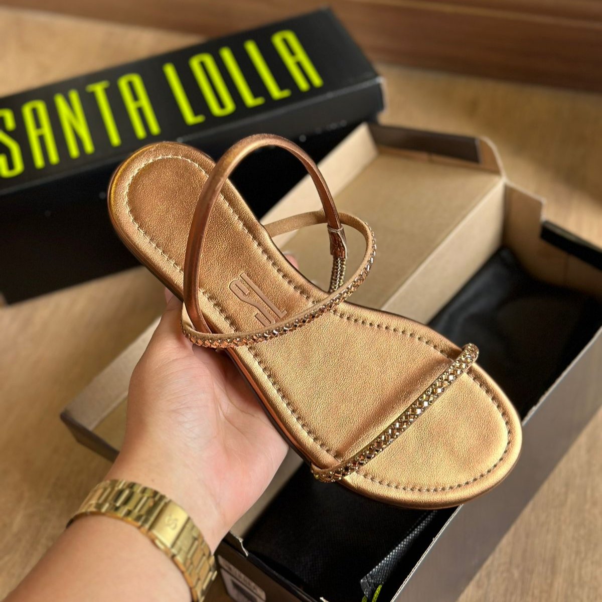 Sandália Santa Lolla Rasteira Metalizada 06AF.411E