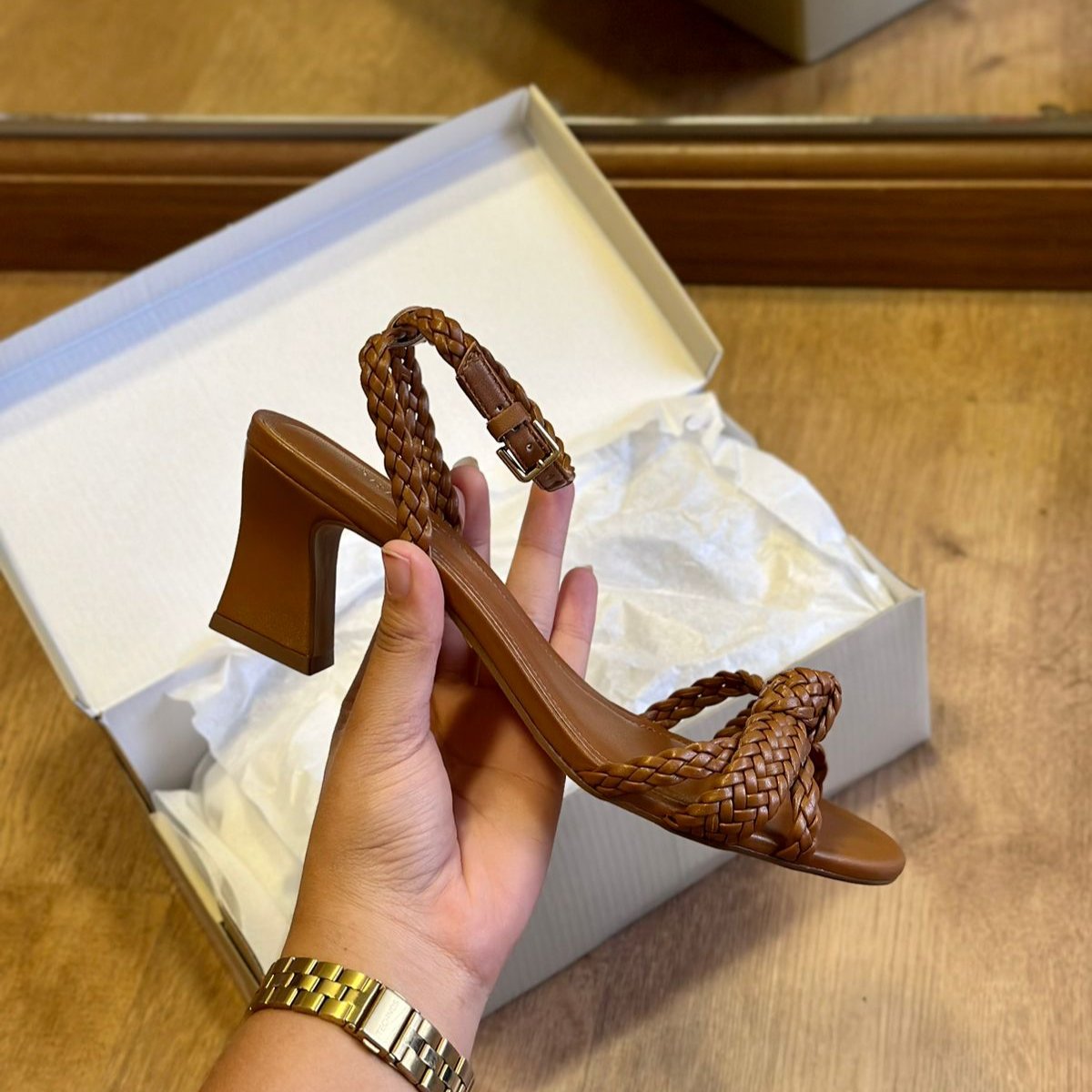 Sandália Arezzo Salto Médio Trançada A135720002