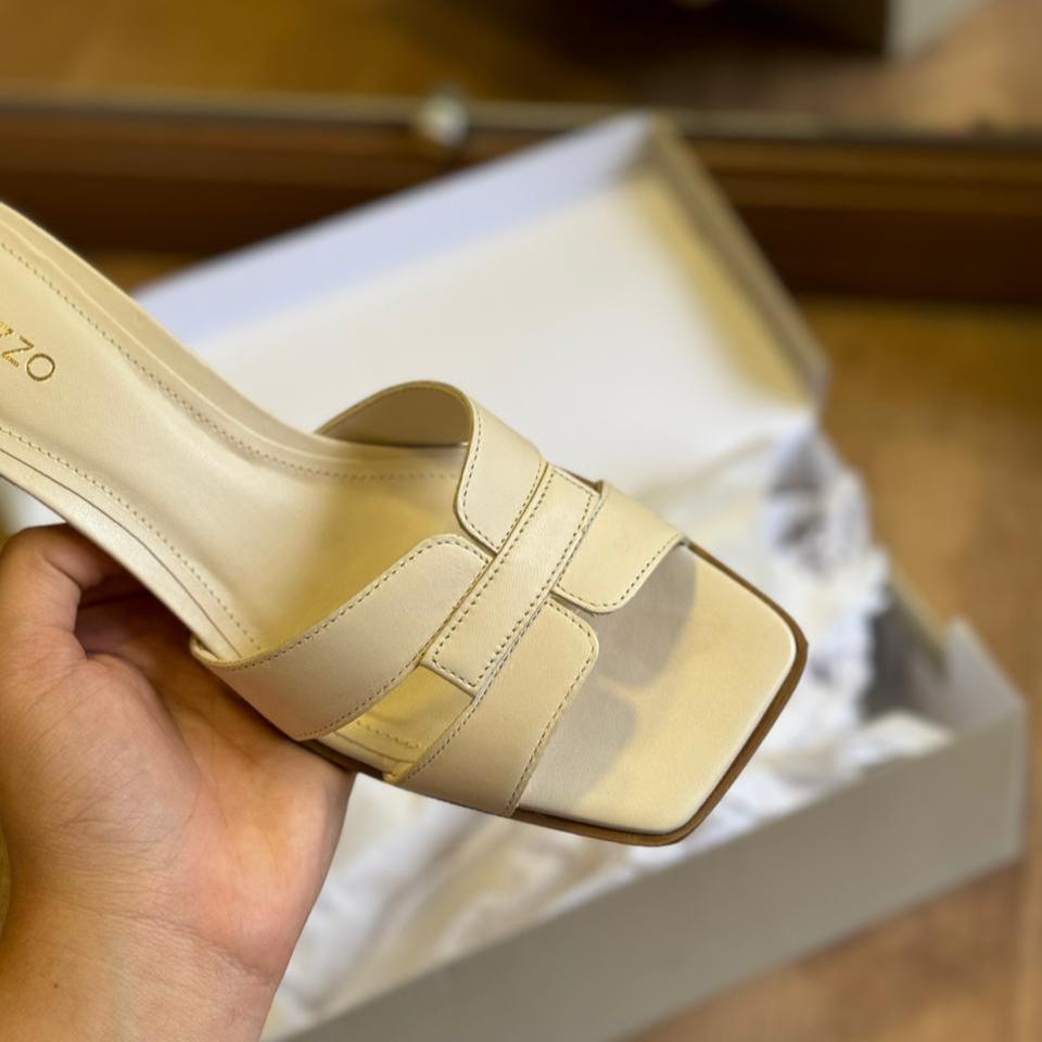 Sandália Mule Arezzo Couro Bloco Bico Quadrado A116990002