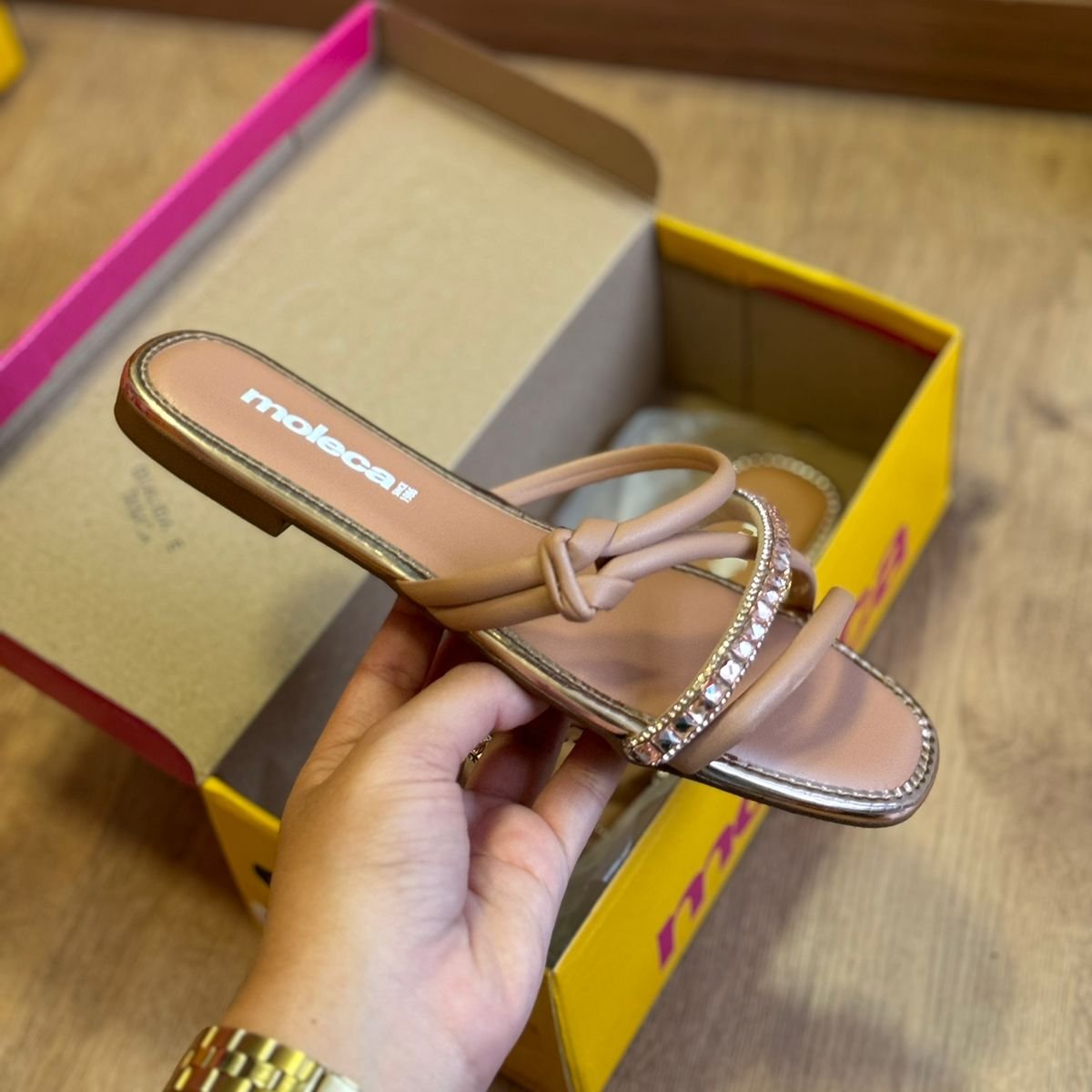 Sandália Moleca Metalizada Tiras Brilhosas 5435.547