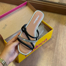 Sandália Moleca Metalizada Tiras Brilhosas 5435.547