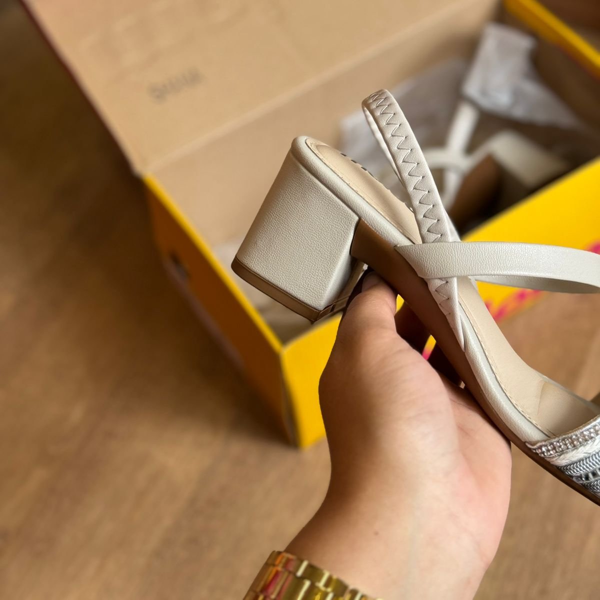 Sandália Moleca Salto Bloco com Brilho 5496.114