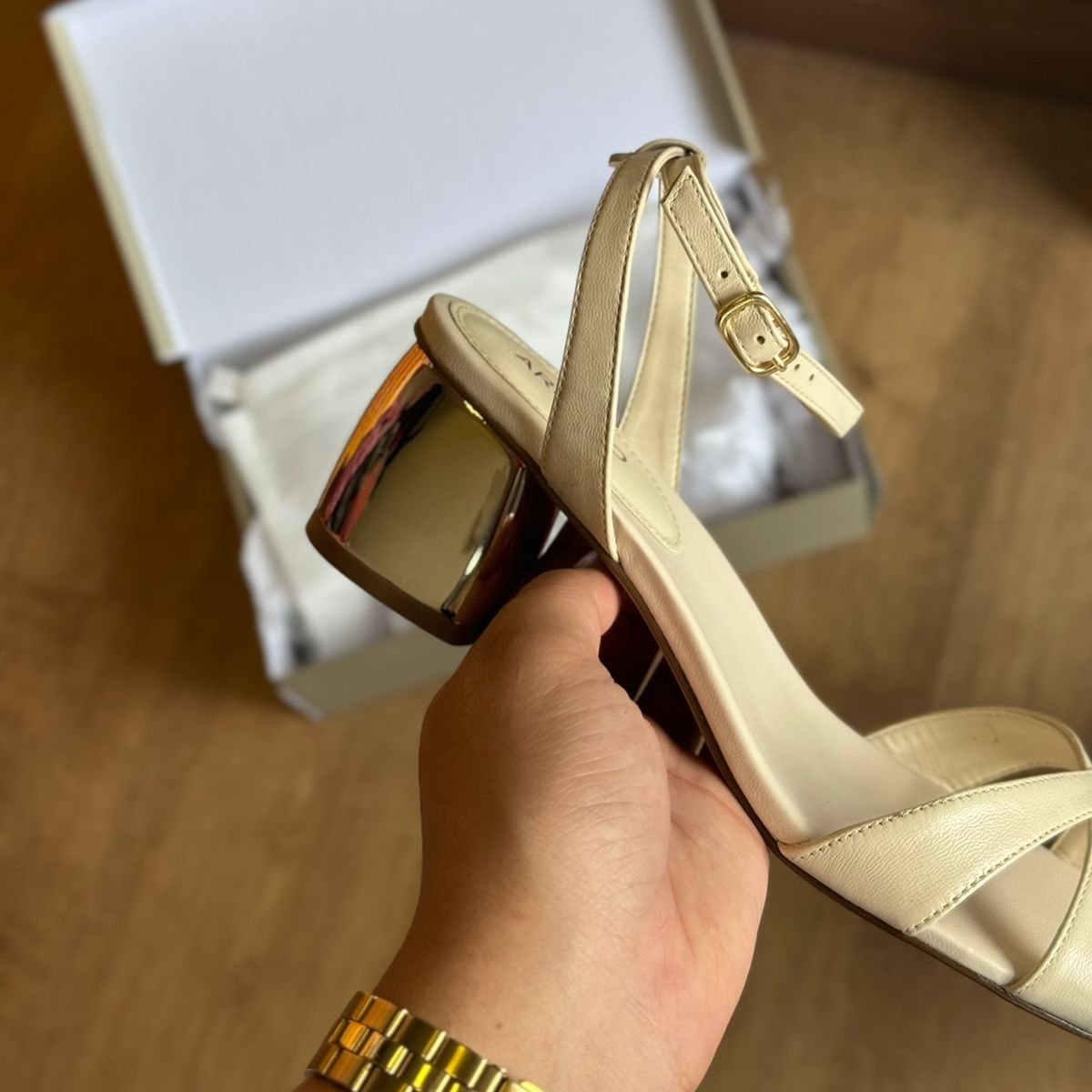 Sandália Arezzo Salto Bloco Brilhoso A136220003