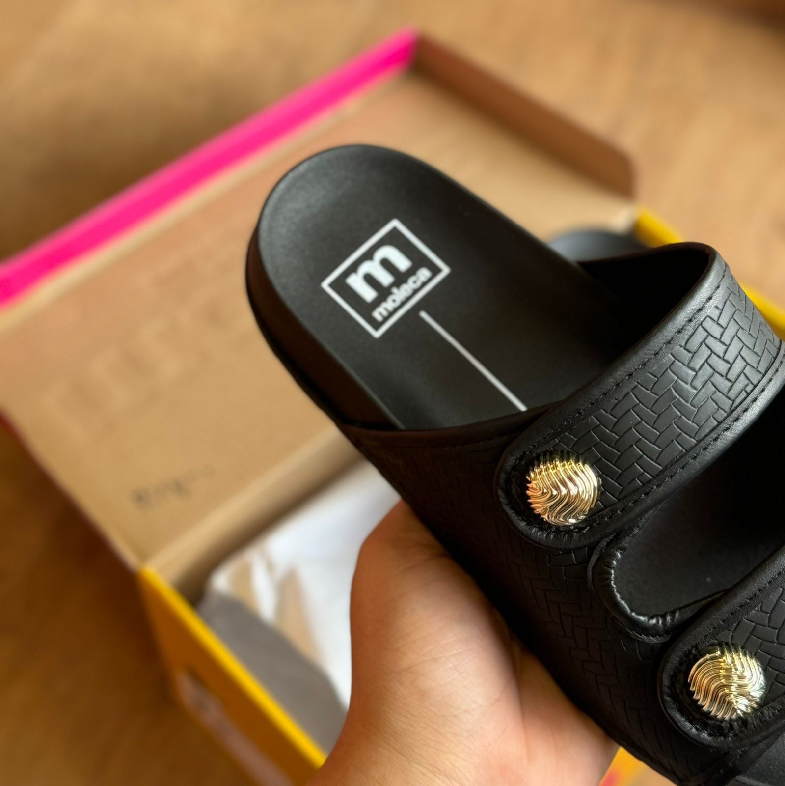 Sandália Moleca Slide Detalhe Dourado 5436.434