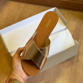 Sandália Rasteira Arezzo Couro Tiras Cruzadas A107380026