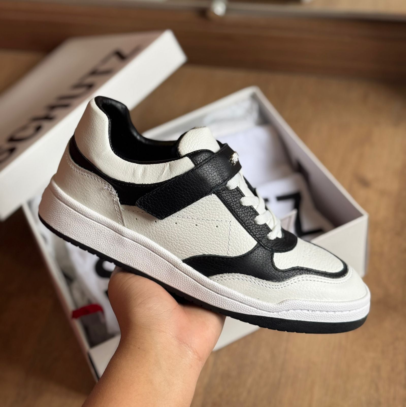 Tênis Schutz Casual de Couro S206720071