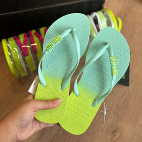 Kit Santa Lolla Chinelo Flip Flop Borracha E Necessaire Estampada 059A.4C52