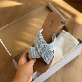 Sandália Ana Capri Salto Rasteiro Tecido C30244008