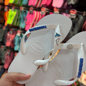 Havaianas Top + Placa Logo + Pin Golfinho, Sereia e Concha