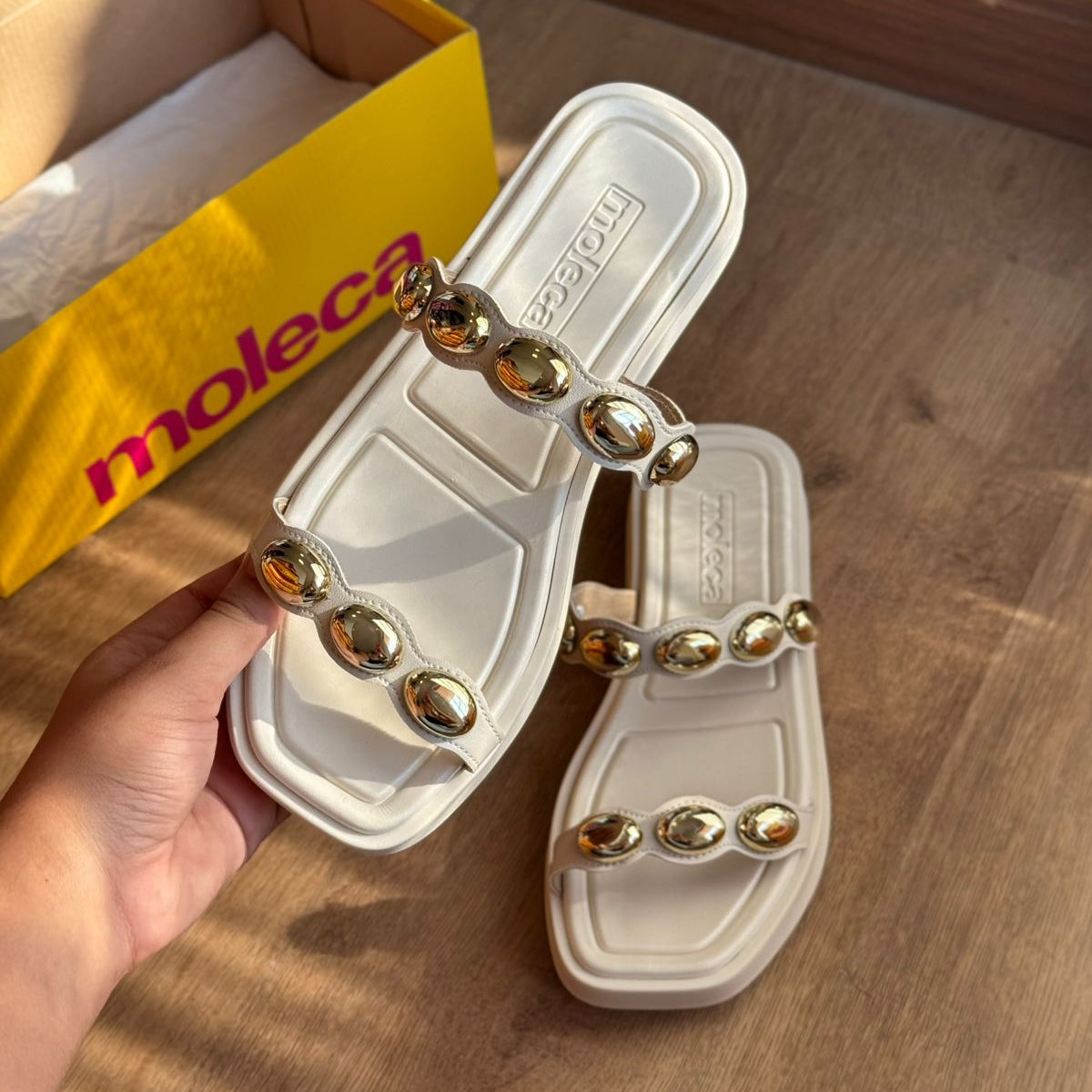 Sandália Moleca Detalhe de Pedrarias 5506.105