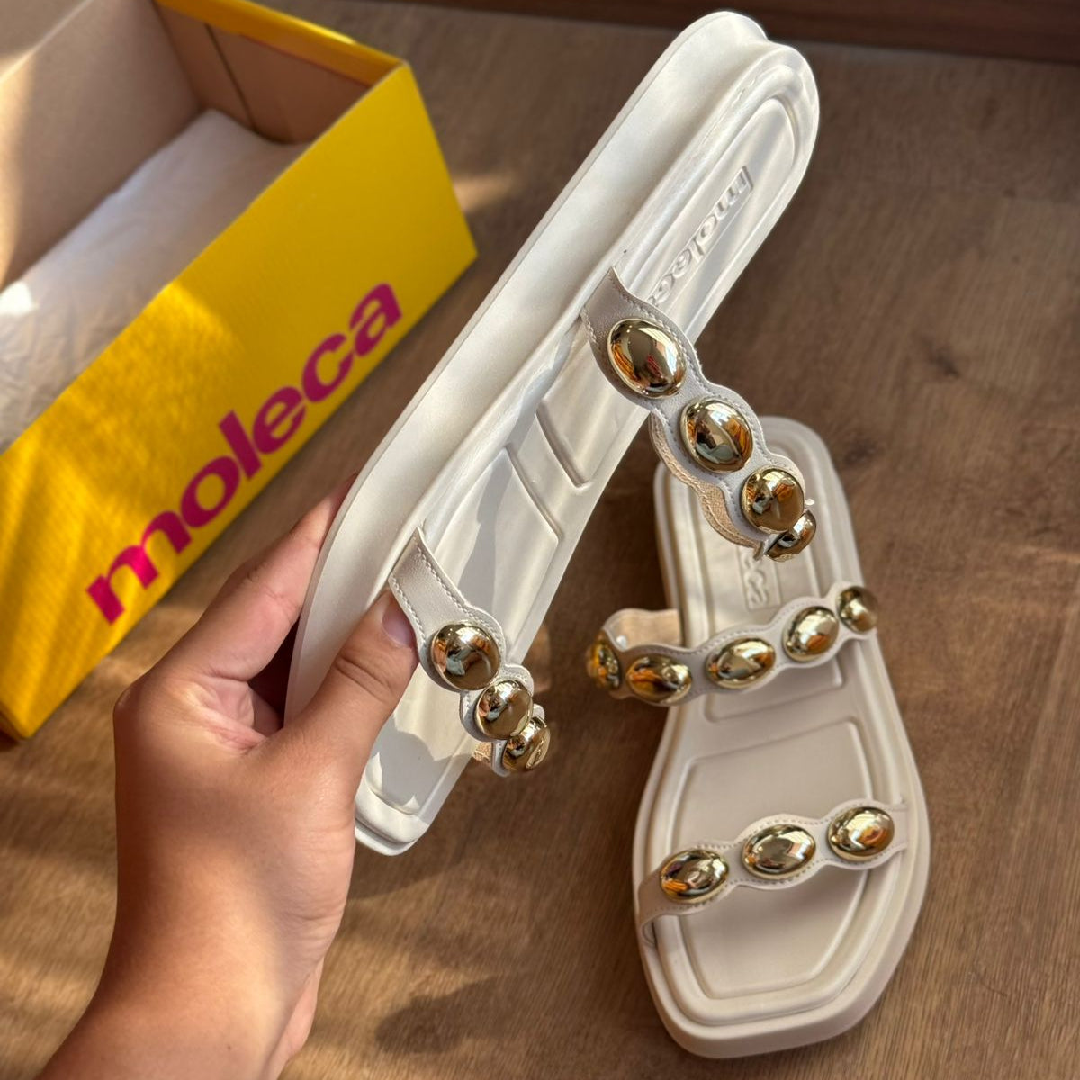 Sandália Moleca Detalhe de Pedrarias 5506.105