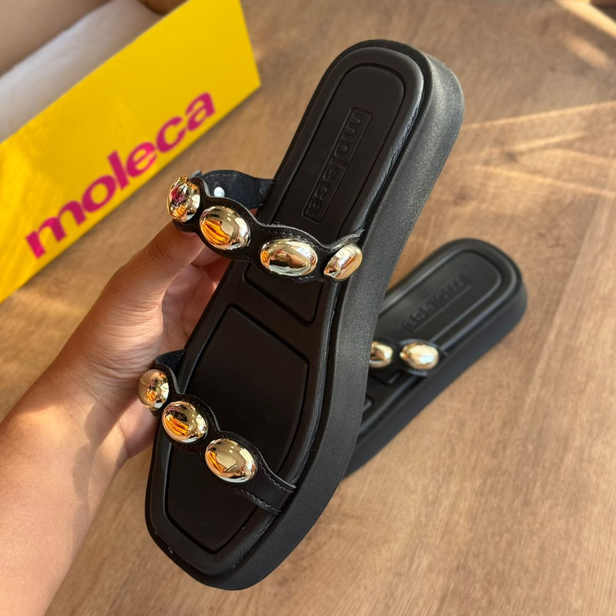 Sandália Moleca Detalhe de Pedrarias 5506.105