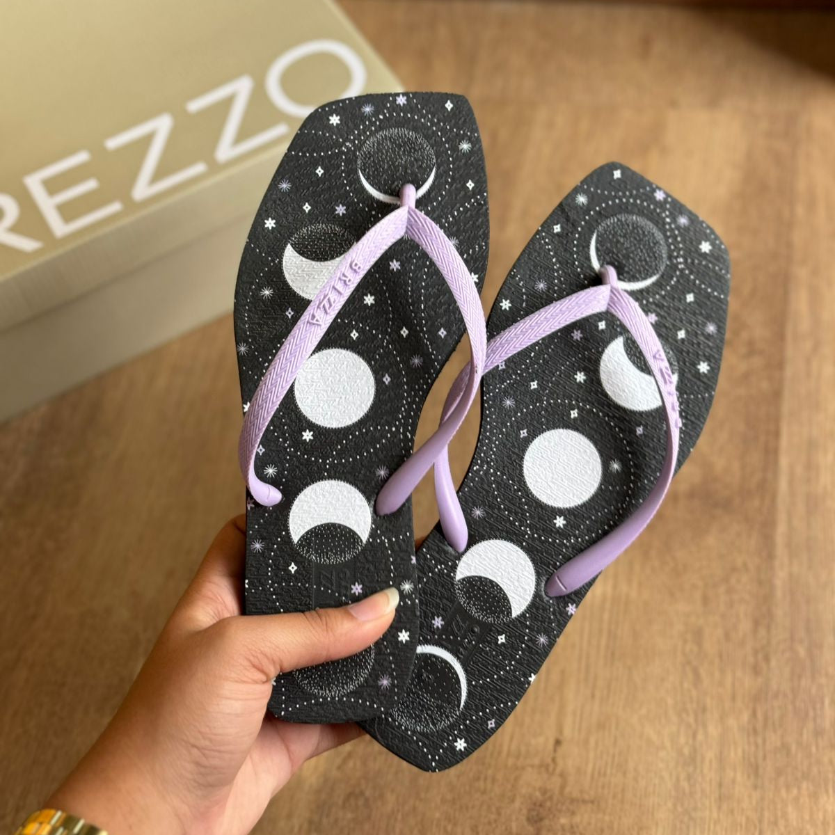 Chinelo de Dedo Jelly Arezzo Brizza Z190270116