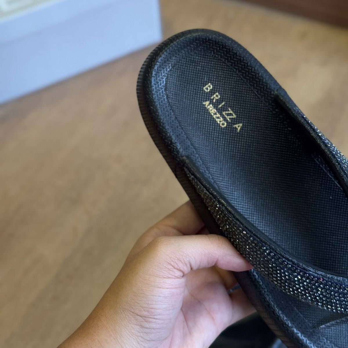 Chinelo de Dedo Arezzo Kioto Strass Z190650002