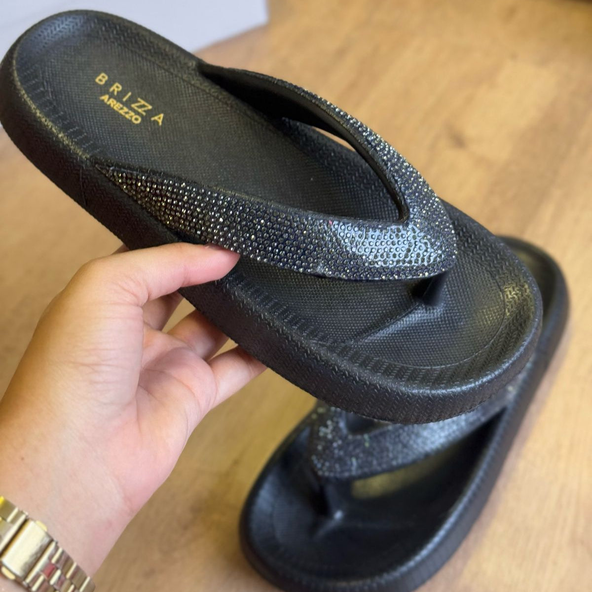 Chinelo de Dedo Arezzo Kioto Strass Z190650002