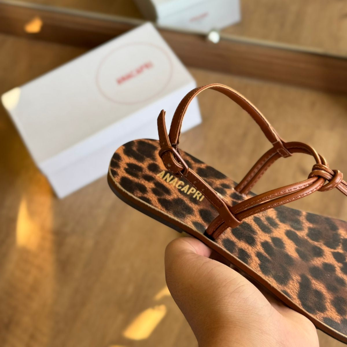 Rasteira Ana Capri Slim Nó Estampa de Onça C300140431