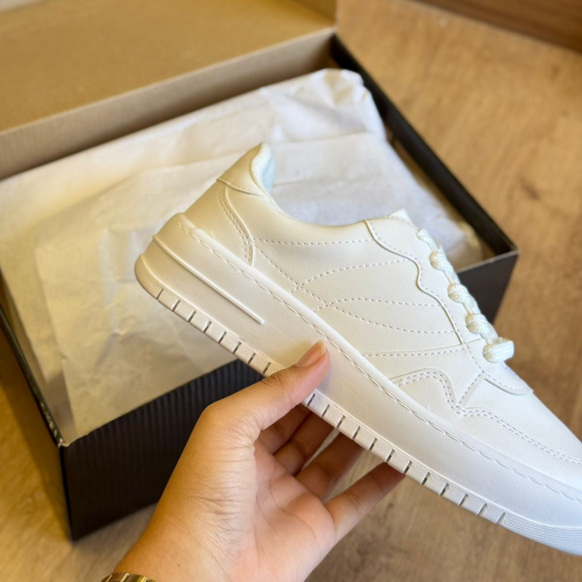 Tênis Vizzano Casual Cadarço Logo Dourado 1389.101