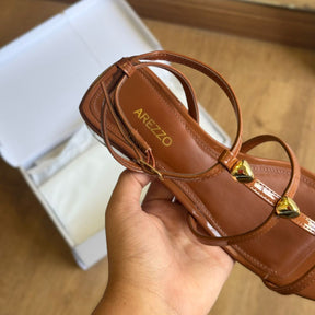 Sandália Arezzo Salto Bloco Tiras Metais A137730001