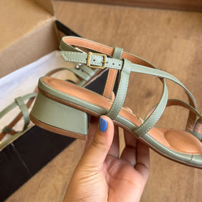 Sandália Vizzano Detalhe Dourado no Dedo 6454.123