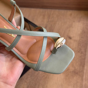 Sandália Vizzano Detalhe Dourado no Dedo 6454.123