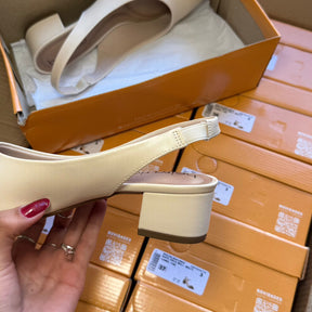 Sandália Beira Rio Salto Bloco e Bico Fino 4182.220