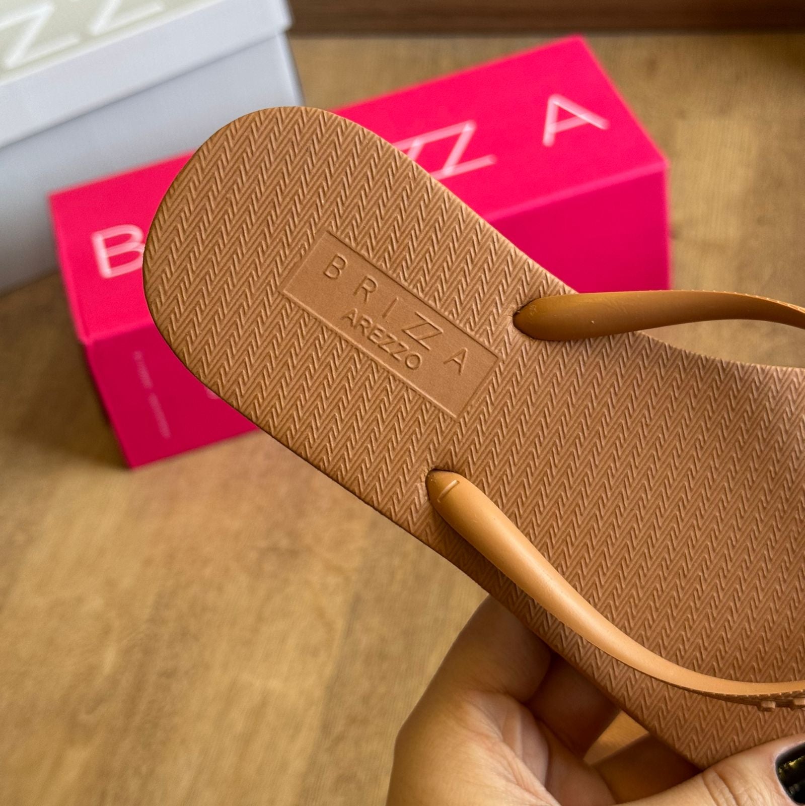 Chinelo de Dedo Arezzo Essential Brizza Z190260001