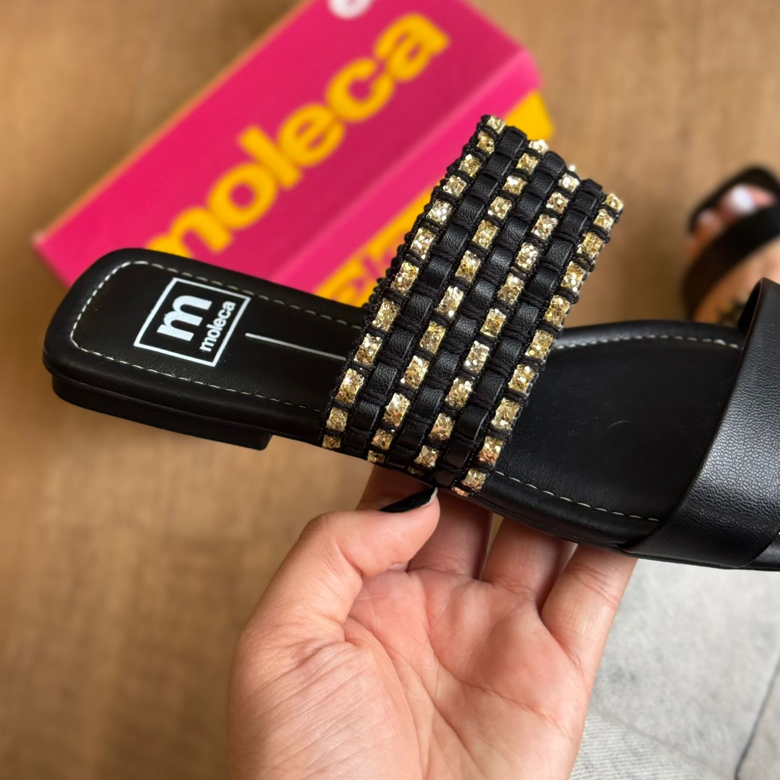 Sandália Rasteira Moleca Brilho Dourado 5462.146