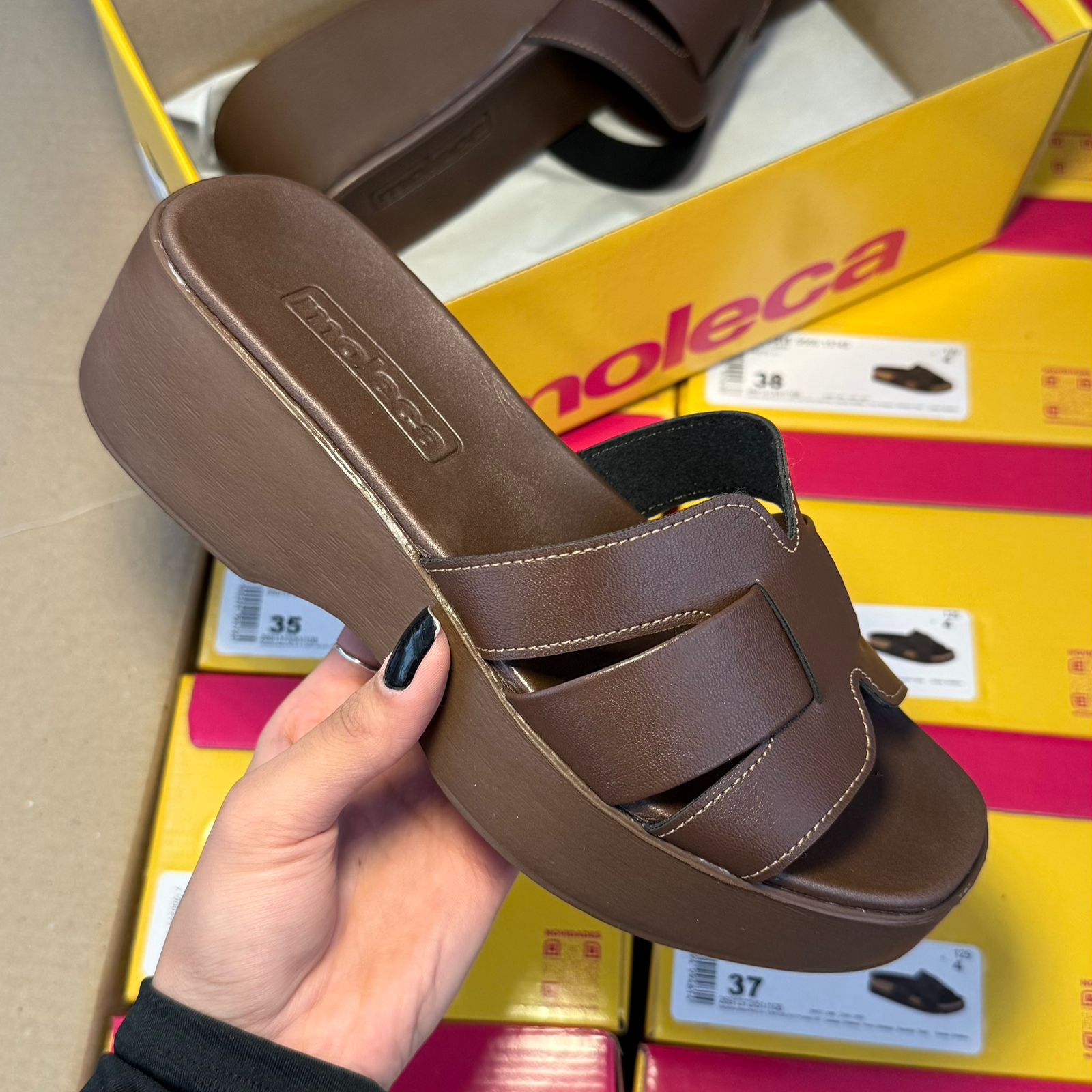 Sandália Tiras Grossas Moleca 5503.119