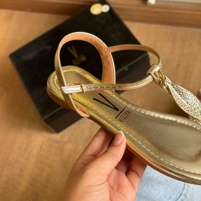 Rasteira Vizzano Detalhe Dourado de Folha 6371.374