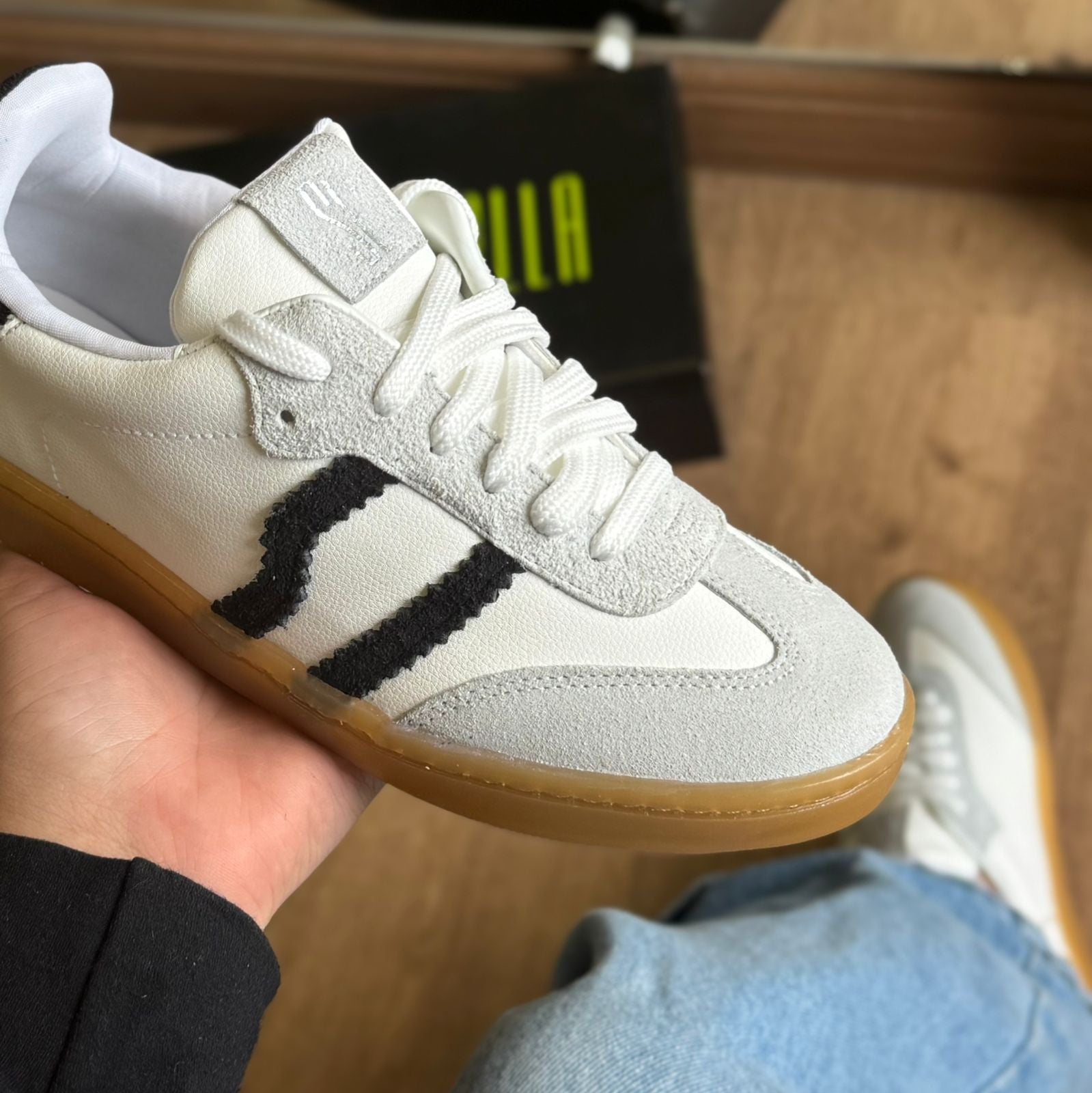 Tênis Santa Lolla Camurça Recortes 056D.4C9C.035A