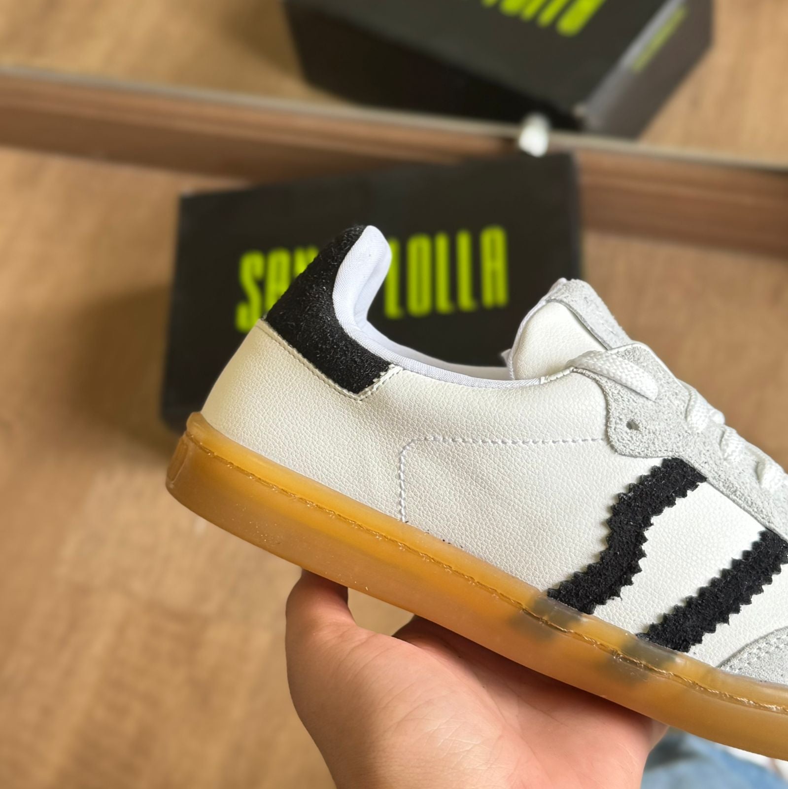 Tênis Santa Lolla Camurça Recortes 056D.4C9C.035A