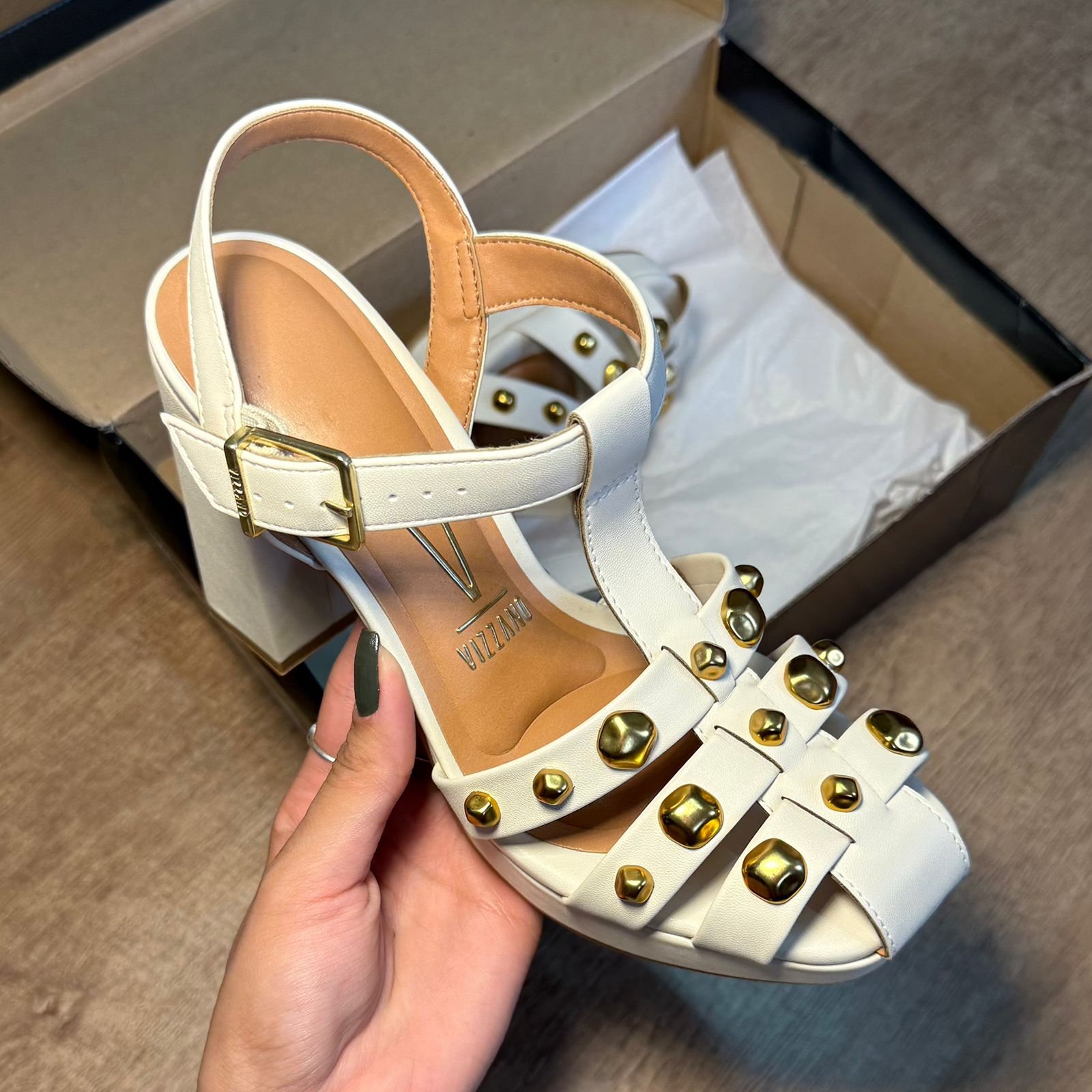 Sandália Vizzano Salto Bloco Detalhes Pedrarias 6551.106