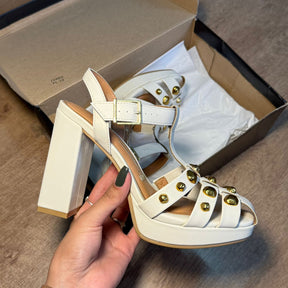 Sandália Vizzano Salto Bloco Detalhes Pedrarias 6551.106