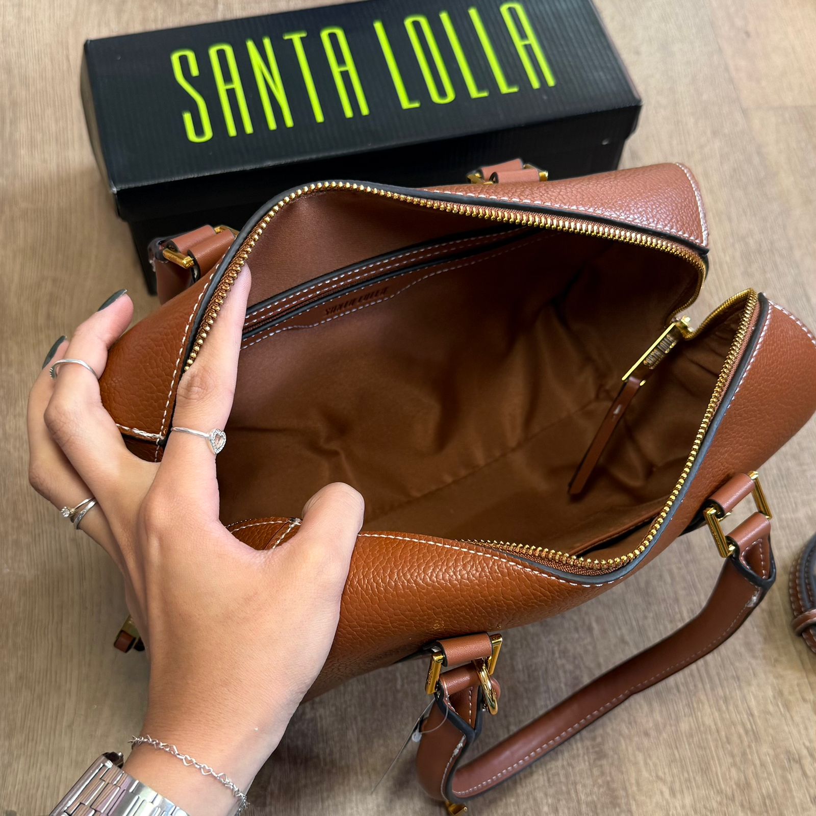 Bolsa Santa Lolla Bau Alça Transversal 0453.454E.0378