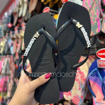 Havaianas Square (Preto) + Pingente Placa e borboleta