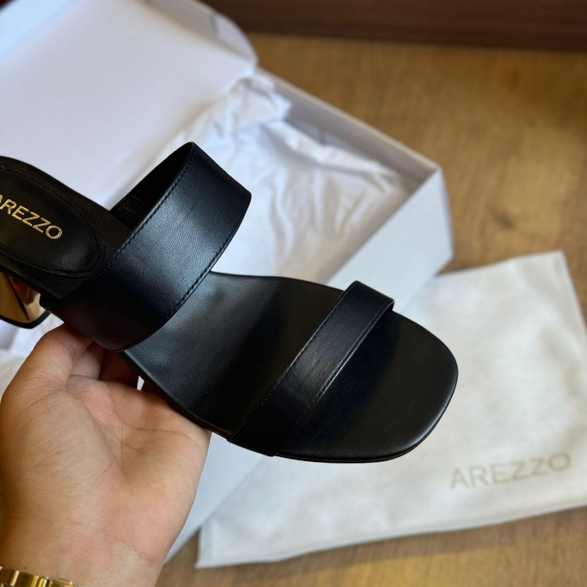 Sandália Arezzo Salto Bloco Duas Tiras A136220002