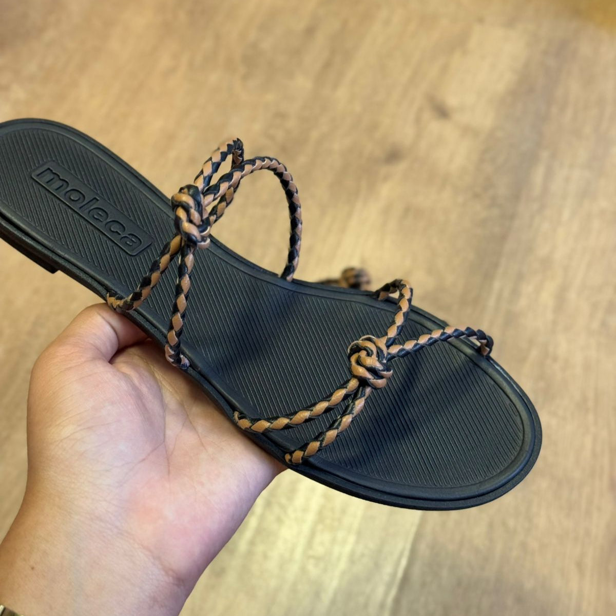 Sandalia Rasteira Moleca Tiras Brilhosas 5532.103