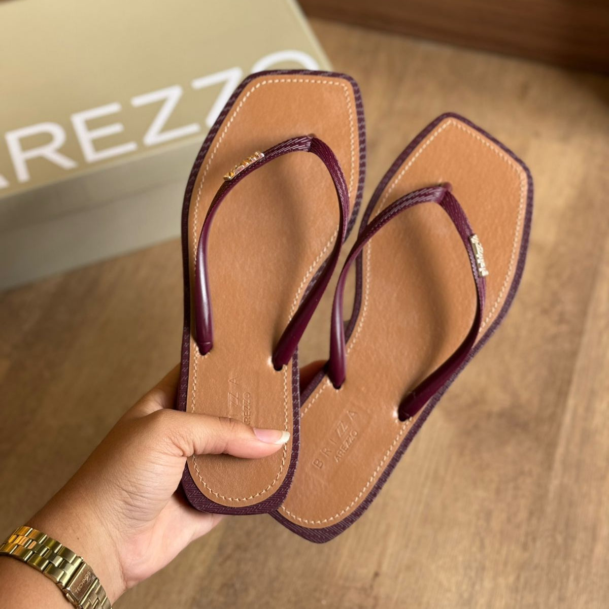 Chinelo de Dedo Arezzo Square Recouro Brizza Z190270001