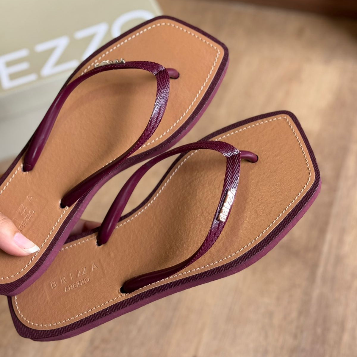 Chinelo de Dedo Arezzo Square Recouro Brizza Z190270001