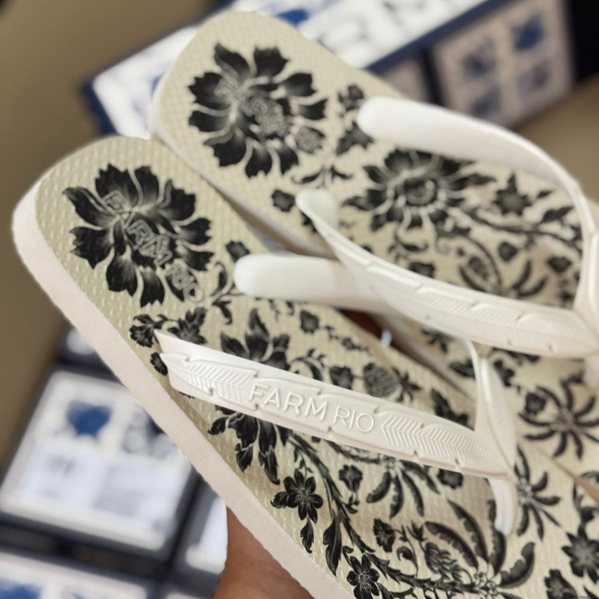 Chinelo de Dedo Flip Flop Farm Rio Janguada J10088001