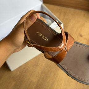 Sandália Arezzo Rasteira Couro Metal Bold A135690011