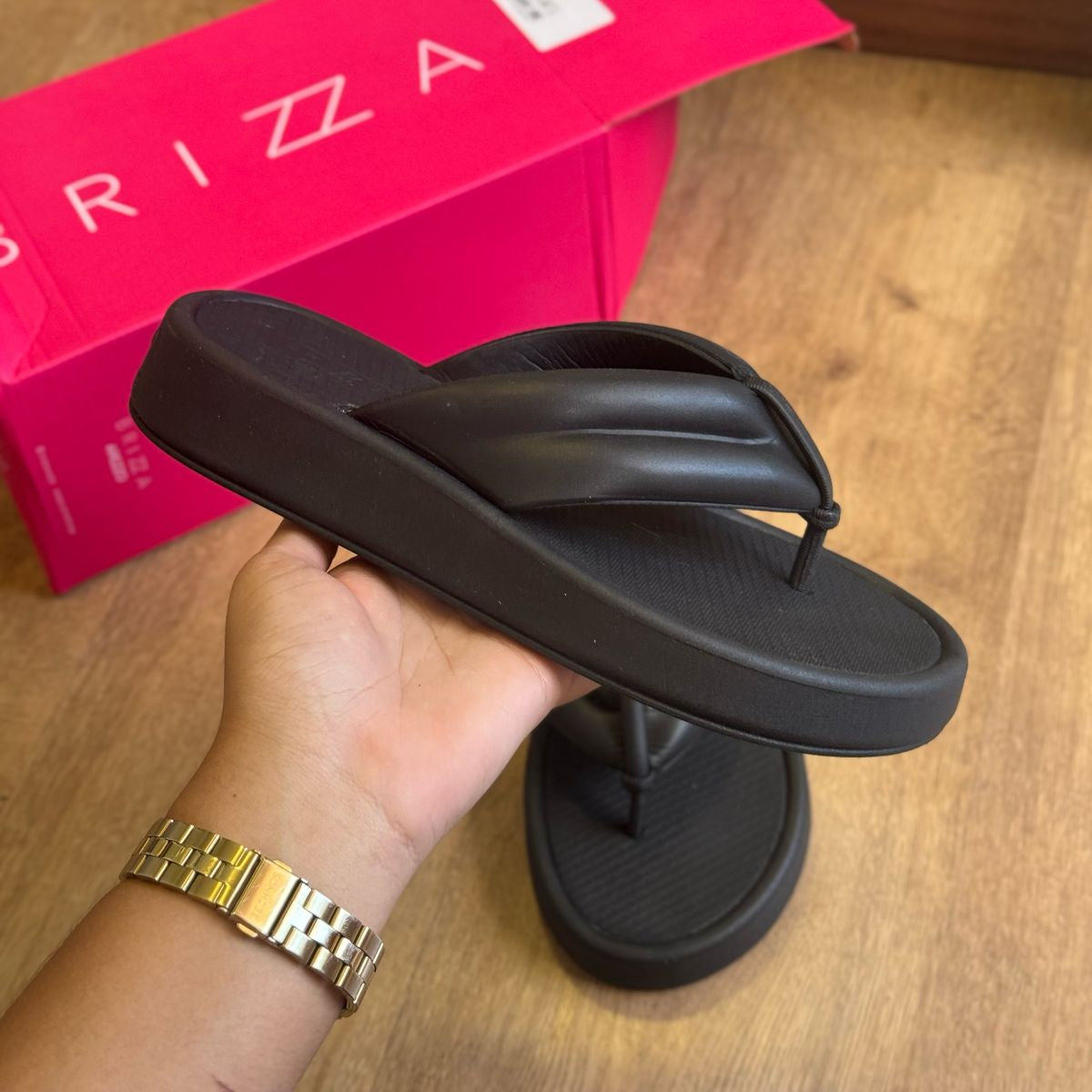 Sandália Arezzo Tiras Largas Brizza Z190100013