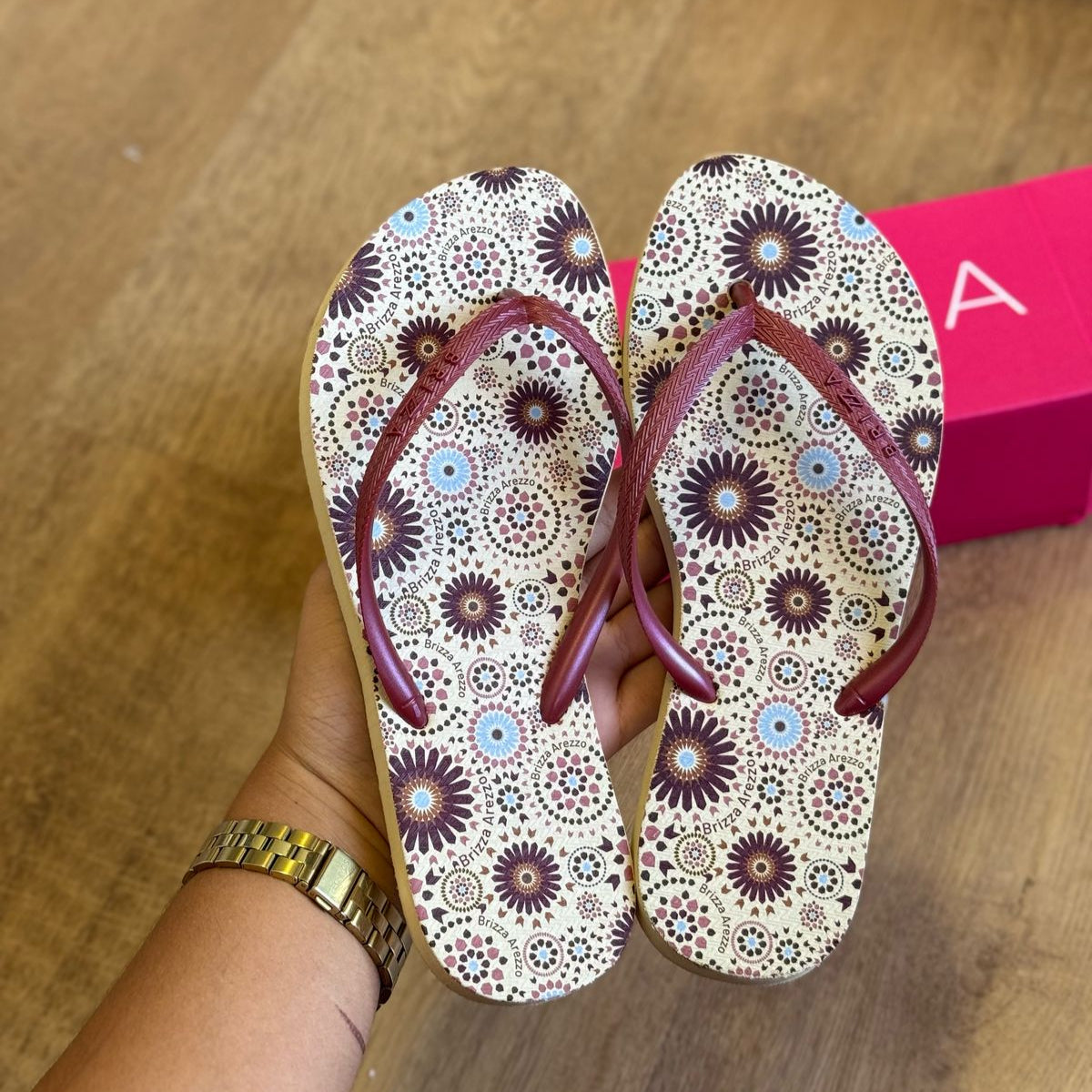 Chinelo de Dedo Arezzo Estampado Z19026012