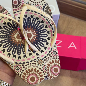 Chinelo de Dedo Arezzo Estampado Z190260121