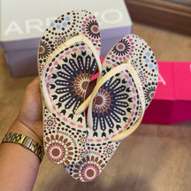 Chinelo de Dedo Arezzo Estampado Z190260121