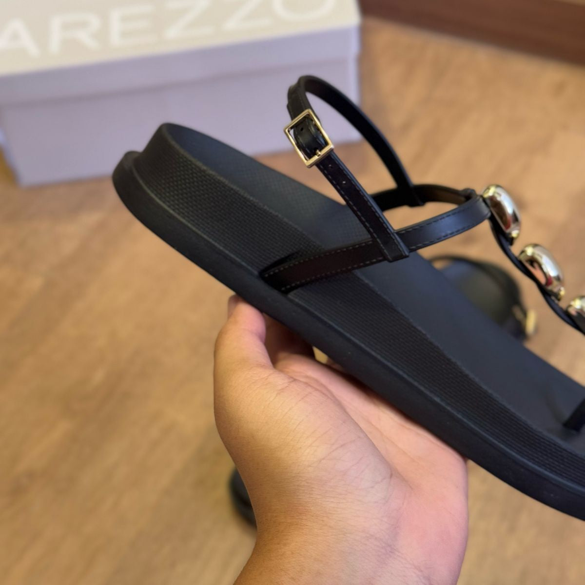 Sandália Arezzo  Rasteira Slim Lara Metais Z191140030