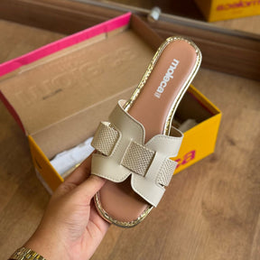 Sandália Moleca Rasteira Brilhosa 5435.553